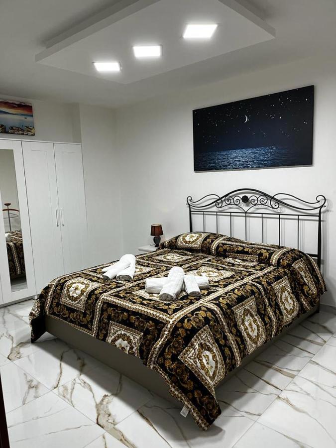Roy Nel Cuore Di Napoli Otel Dış mekan fotoğraf