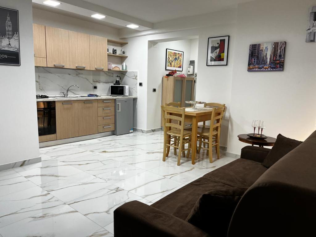 Roy Nel Cuore Di Napoli Otel Dış mekan fotoğraf
